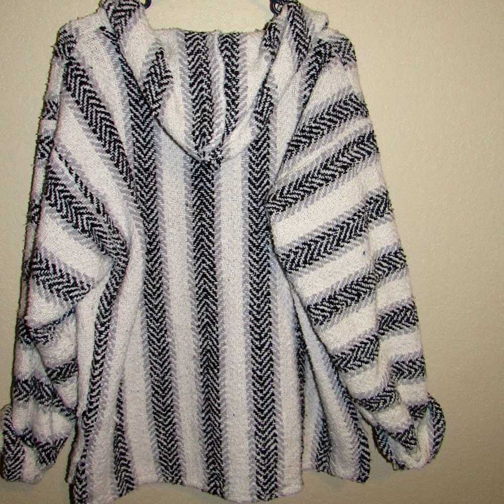 White/Gray/Black Drug Rug - Picture 3 of 3
